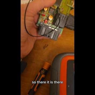 “BMW E46 spare flip key cut + programmed via EEPROM in Hastings | Instant Keys Autolocksmith 🔑🚗”