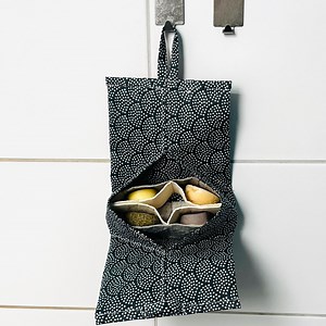 Toiletry Bag Sewing Pattern: Beginner-friendly Oilcloth Zipper Pouch (PDF Pattern) - Etsy Canada