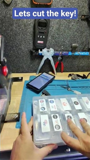 2015 Mazda BT-50 all keys lost #lishi #carkeyreplacement #allkeyslost #autel #xhorse #mazda #bt50