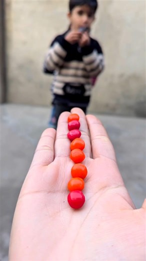 sweet rainbow🌈 gemes 🍬choti si khushi aik hath main 😍😋#shorts#gemes#sweet#fun