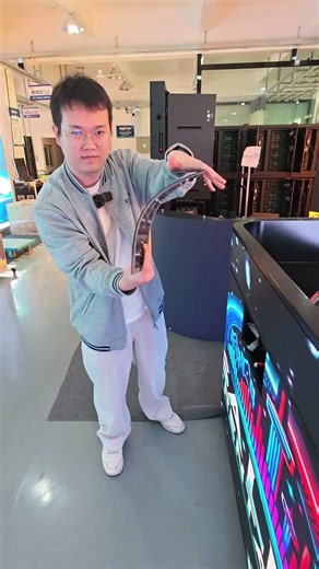 The front desk LED display can be maintained from the front.#eagerled #ledscreen #leddisplay