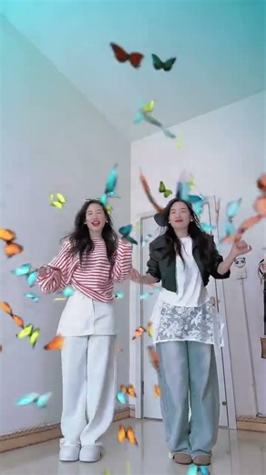 Quick & Easy 2-Move Friendship Challenge! Snap Photos with BFFs FriendshipChallenge TakePh