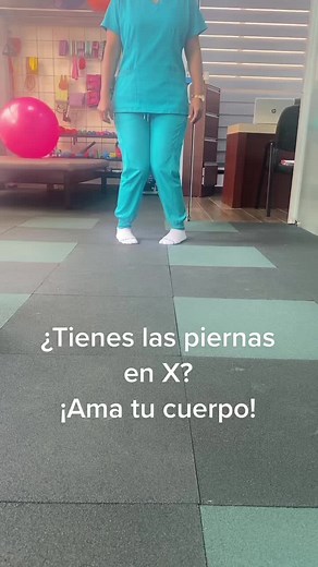 El genu valgo es la desalineación del fémur y la tibia provocando que una rodilla se desvíe hacia dentro y se junte con la otra. #genuvalgo #rodillasenx #ejerciciosencasa #rehabilitacion #fisioterapiaykinesiologia #fisioterapia #dolorderodilla