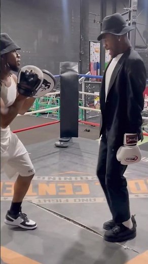 UN bon congolais [Kinshasa makambo] sebene rumba la danse du Congo #kitoko #elengi #rdc #kinshass