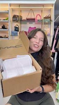 Makeup shopping at MAC 🏷️ coupon: soumac-3091 (10% off on the MAC website and free shipping)