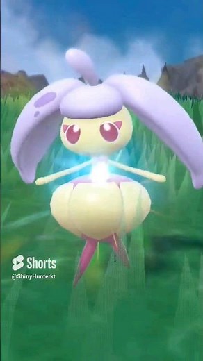Evolving Shiny Steenee into Shiny Tsareena on Pokemon Scarlet Violet