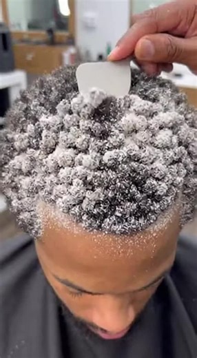 Mind-Bending Visual Illusion: Watch Closely!