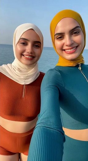ثنائي حجابي مثلي عربي يراجع البكيني💕🏖️ أنيق!😘#حجابي #بكيني #مايوه #مثلية_عرب #ليقبتقي #ثنائي_مثلي