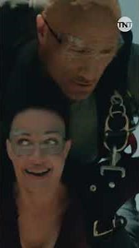 Now that was smooth 😉🪂 #SanAndreas | TNT