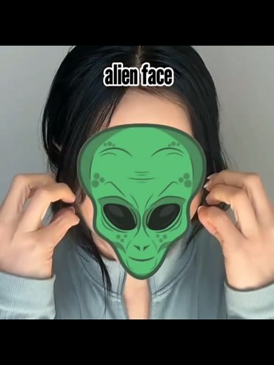 Exploring the Alien Face Trend on Social Media