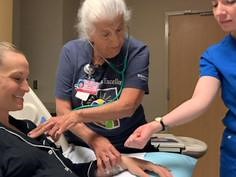 90-year-old nurse in Arizona is still making the rounds