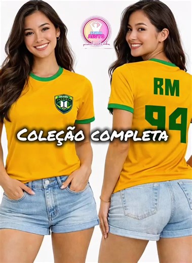 ARMY, ISSO NÃO É UM TESTE ⚠️ 💜 BTS VEM PARA O BRASIL ⚽ É ANO DE COPA DO MUNDO E você vai ficar de fora?? A camiseta que une K-POP SELEÇÃO BRASILEIRA finalmente existe. 💚 Design exclusivo 💛 Estilo futebol 💜 Pensada pra ARMY de verdade 🥰 Feita pelo Studio Aegyo Essa não é só uma camiseta! 👉 É pra ir a jogos, shows e assistir a Copa REPRESENTANDO. 🚨 ESTOQUE LIMITADO 🚨 Produção artesanal ⏰ Quem ama, garante agora. 🛒 Clique e compre antes que esgote. 💬 Qual membro é o seu? 💜 Vista BTS. Vis