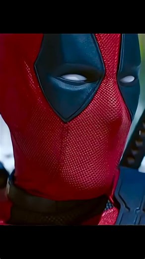 Deadpool conoce al viejo Logan #Shorts - The Shooterman (720p, h264) (1)
