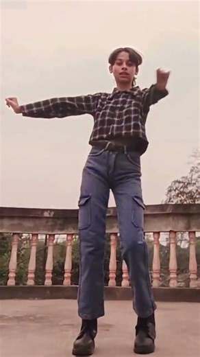 Lush life 🖤💙 #lifeisbutadream #dance #kpop #fashion #channel #dancer #modeling #lushlife #coversong