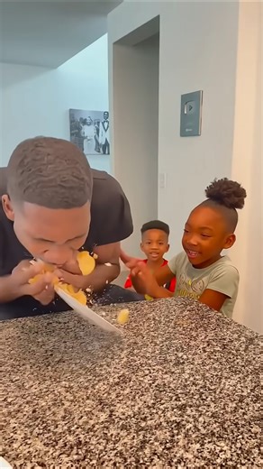 Cut from @thenixonfammShareASMR WARHEADS SOUR! TAFFy.c#popularshort #funny 😆😂😅