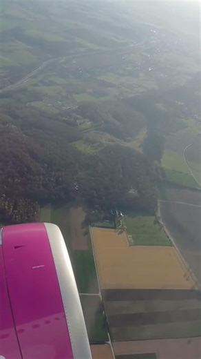 Pink Airplane Views You Won’t Believe 😍✈️🇩🇪➡️🇵🇱