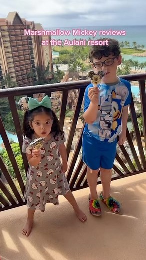 32K views · 648 reactions | Riley & Bea review the chocolate dipped marshmallow Mickey from the #aulanidisneyresort #reviewsbyriley | Dr. Betsy Grunch - Ladyspinedoc | Facebook