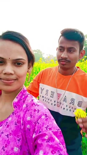 I love winter🧕🤶with mustard tree 🌳 🥰