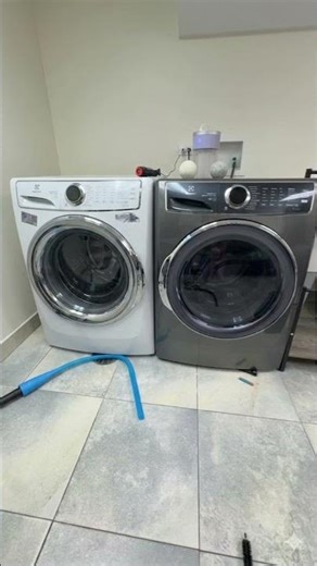 There is Sarah my Washing Machine and Jelena the white Washing Machine AI!