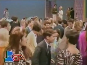 The stage, the stars, the dances—American Bandstand was more than a show, it was a movement! 🌟🎶 #AmericanBandstand #Throwback #OldiesButGoodies #MusicLegends #DancingThroughTheDecades | American Bandstand Memories