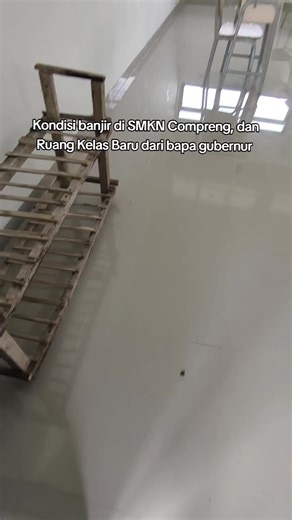 Kondisi Banjir di SMKN Compreng dan Kebersihan Kelas