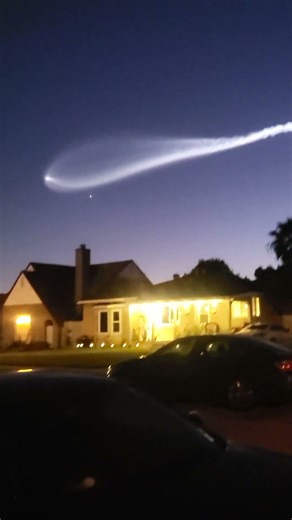 Did anyone see this moving across the sky in LA? What is it?