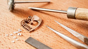 List of Jewelry Manufacturers in Europe: Our Top 19 Picks
