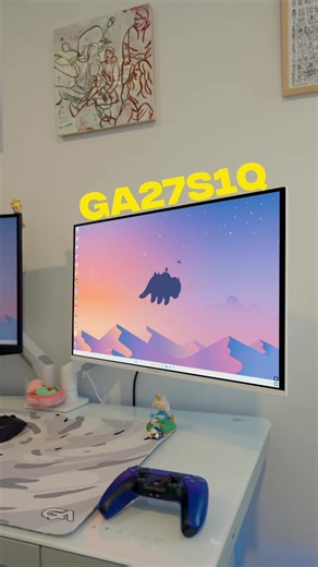 I traveled across the country to New York City to upgrade my best friend’s gaming/work setup! He went from an old 60hz monitor to the Innocn GA27S1Q, a 27”, 280HZ, 1440P, QD-OLED gaming monitor and it makes a huge difference! Let me know whose setup I should upgrade next! 👇 #tech #setupupgrade #gamingsetup