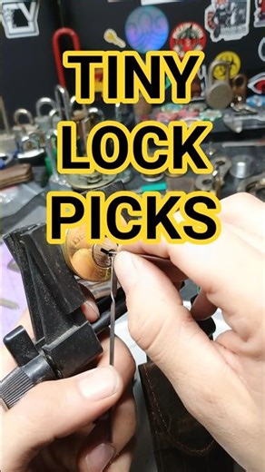 How to pick a deadbolt. #locksmith #rogue #lockpicking #tiktok