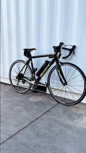 Électrifier un vélo de course en CARBONE ?! 😱 (Scott CR1)