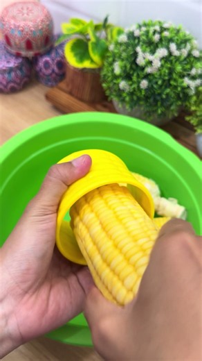 Sejak punya alat ini, mipil kin jagung gak lagi manual dan jadi effesien #alatserutjagung #PromoGuncang77 #GajianSale #pmccooking