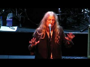 Patti Smith "Free Money" - Live @ Grand Rex, Paris - 09/10/2021 [HD]