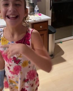 I pranked my sister again!! 😂😂😂 | Savvy ASL