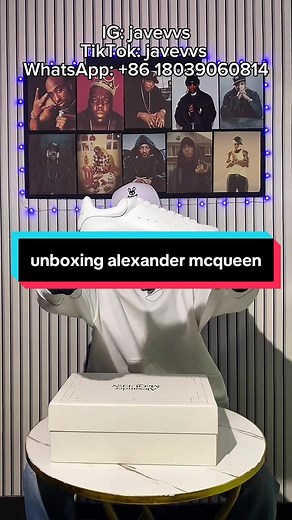 @javevvs Presents: Minimalist Elegance at Its Finest. These Alexander McQueen sneakers stand out thanks to their all-white design, clean lines, and iconic oversized sole, which adds presence and style. A luxury staple that transforms any outfit with a sophisticated and modern touch. IG: javevvs TikTok: javevvs WhatsApp: 86 18039060814 . . #outfitoftheday #outfit #outfitinspiration #alexandermcqueen #outfitideas