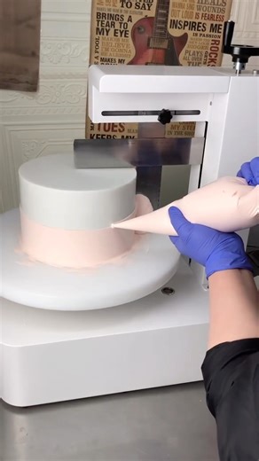 cake icing / how to icing cake / #cake #cakeicing #cakedecorating #short #trending