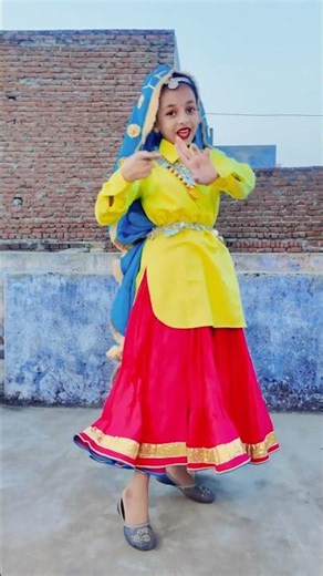 English Medium 🔥 Haryanvi Beat Pe Dance 💃 | Sapna Chaudhary Vibes ✨ #shorts