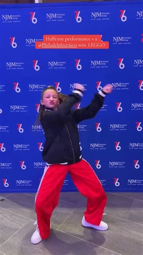 Elena | Philly Sports, Dance, Fashion on Instagram: "Halftime performance with @phillyphreshcrew + a @sixers win 👏🏻👏🏻❤️💙 - - - - - #nohands #sixers #76ers #phillysports #dance"