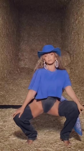 Beyonce wearing denim cowgirl chaps and heels #beyonce #chaps #denimchaps #cowgirlchaps #fyp