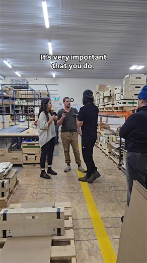 Dans notre vingtaine, on s'est permis de suivre notre instinct, qui nous criait si fort qu'on devait vivre nos rêves. On a décidé de miser ce qui comptait pour nous, et ça a tout transformé. Depuis, on vit par nos propres règles, et surtout par intention. On est tellement reconnaissants de pouvoir vivre de notre passion, et surtout de pouvoir vous la transmettre. 🌿🚐 -- In our twenties, we chose to follow our instincts, the ones telling us to chase our dreams. We invested in what truly mattered