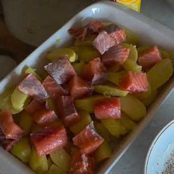Cremige Ofenkartoffeln mit Lachs #kartoffeln #kartoffelrezept #lachs #fisch #essen #leckererezepte