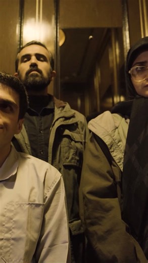 ‎فیلم نیوز | Filmnews‎ on Instagram‎: "⁨ 🎥 سرِ انقلاب هر شب شلوغه! • طبق گزارش واحد مربوطه تعداد مخاطبین نمایش مذکور بیش از ۲۰۰۰ نفر گزارش گردیده و پرونده تمامی شب‌های اجرا تا کنون، با مهر “تکمیل ظرفیت” مختومه گردیده. . لذا نظر به استقبال مخاطبین از نمایش “سرِ انقلاب”؛ علاوه بر اینکه خرید بلیت‌های روزهای جدید، هم‌اکنون در سایت تیوال امکان‌پذیر می‌باشد از تیزر رسمی نمایش نیز رونمایی گردید. . ساخت تیزر : امیرحسین منصوری (استودیو میوت) • نویسنده و کارگردان: محمدعلی شفاعت مجری طرح: فواد رضایی مشاور