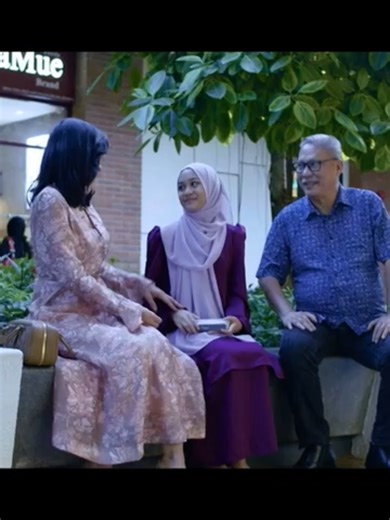 Trailer minggu ke4 Ini bukan Aleya yang dulu. Aleya bangkit demi anak-anak. Aleya tak akan tunduk lagi pada sesiapa. Adakah Aizril akan hilang Aleya? ANDAI ITU TAKDIRNYA 2. Daripada Karya Terbaik Siti Rosmizah Isnin-khamis pukul 10 mlm di Astro Ria atau strim di Astro One atau aplikasi sooka. Lakonan hebat @shukriyahaya @hannahdelisha @nadia.brian @harizhamdann @puterisarahliyana @idzham_ismail dan ramai lagi pelakon hebat Arahan: @ferozkader_75 Terbitan: @sronesdnbhd Penulis: @sitirosmizahsemai