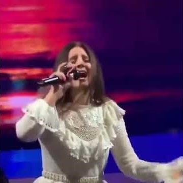 Lana Del Rey performing Doin' Time Norman Fucking Rockwell Tour in Wantagh, NY.