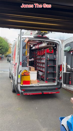 🔧 Another full boiler conversion completed! 🔥 This one was a big upgrade — we replaced the old regular boiler with a brand-new combi boiler, removed all the tanks from the loft and took out the hot water cylinder from the airing cupboard to free up loads of space. We also fitted a Salus iT800 smart thermostat with full app control 📱, replaced the shower, flushed the entire system, and registered everything for the 10-year warranty. Another happy customer with better efficiency, better pressur