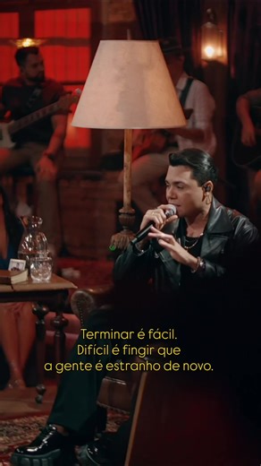 Felipe Araújo: Aprendendo a Ser Estranho de Novo