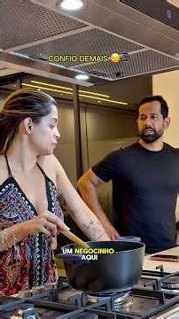 QUANDO O MARIDO PEDE O CELULARCOM CONFIANÇA DEMAIS… 😌📱E A SENHA É A DATA DO CASAMENTO 😂