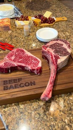 🔥🍕🥩 BB Dinner Party TBT - When the crew comes over we eat good 🤷🏻‍♂️🍻 🤝 LINEUP 60 Day Dry Aged Tbone - Peter Luger Style Margherita Pizza Pepperoni & Cheese Pizza Potato Rosemary Pizza 80 Day Dry Aged Tomahawk - charcoal grilled, served in garlic and herb sizzle platter 🔥 Steakhouse Broiler @ottowildegrillers 🍕 Pizza Oven - Koda 16 @oonihq 🥩 Prime Steaks @dryagedmarket 🍳 Cast Iron Sizzle Platter @lodgecastiron . . . #Steak #Grilling #mediumrare #Pizza #PizzaOven | Brandon Petrasso