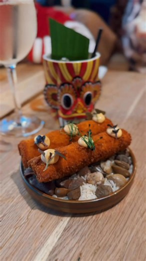 Sharing plates, sharing smiles — Colombo Kitchen made our evening warm, cosy, and incredibly delicious. Still thinking about that live kottu and the jaggery cheesecake 😍 Big shoutout to the @colombokitchen_ldn team in Putney. #srilankanfood #srilankancuisine #londonfoodblogger #londonfoodguide #londonfoodies #londonfoodblog #londoneats #londonfood #londonfoodie #srilankan #srilankanfoodie #putney #putneyhighstreet #putneyfood #londonrestaurant #hiddengemlondon #londonsbest #londonfoodscene #aut