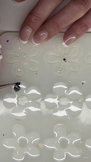 #creation #collier #vache #resineepoxy #jewellery #original #pendentif #bijoux #faitmain #fyp #pourtoii #onadore #pepites #modeleunique #bijouxfantaisie