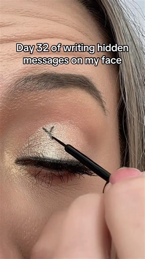 Hooded eye magic 🪄 trick #makeup #beauty #hoodedeyes #hoodedeyesmakeup #hiddenmessage